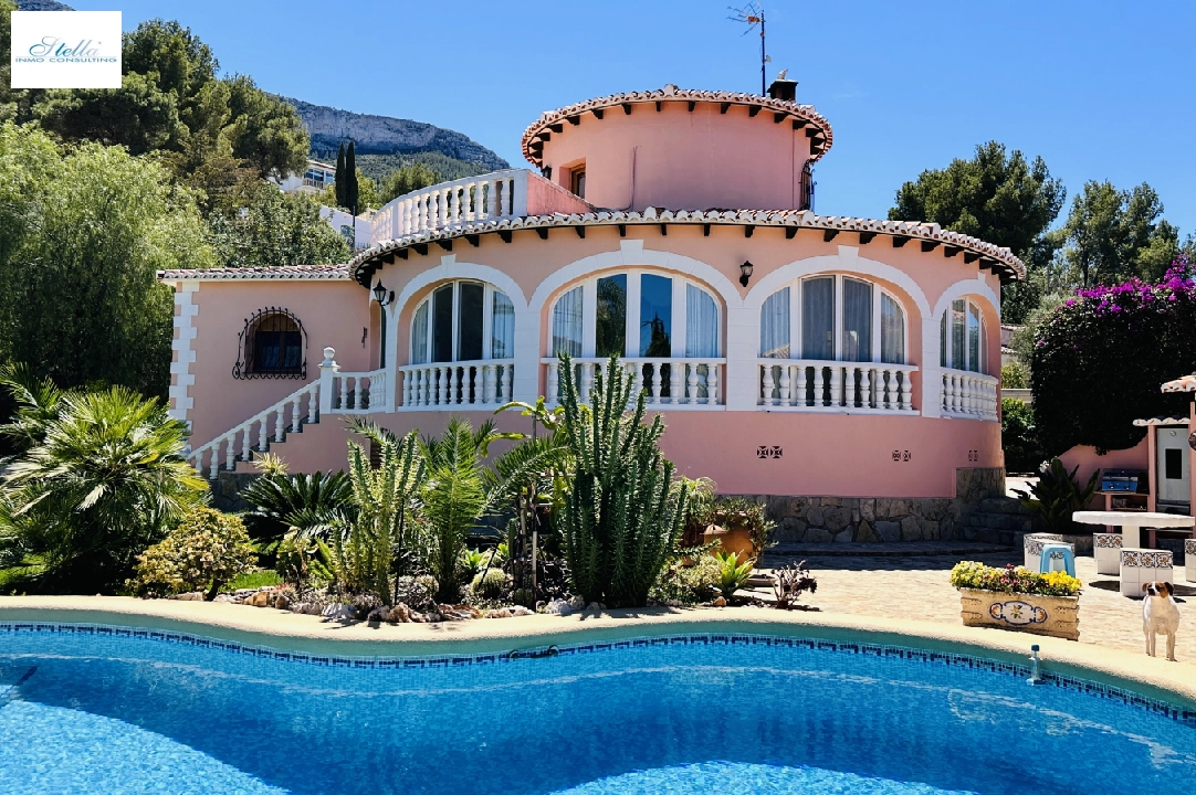 villa en Denia(La Pedrera) en venta, superficie 233 m², ano de construccion 1990, estado neat, + calefaccion central, aire acondicionado, parcela 800 m², 3 dormitorios, 3 banos, piscina, ref.: SC-T0524-41