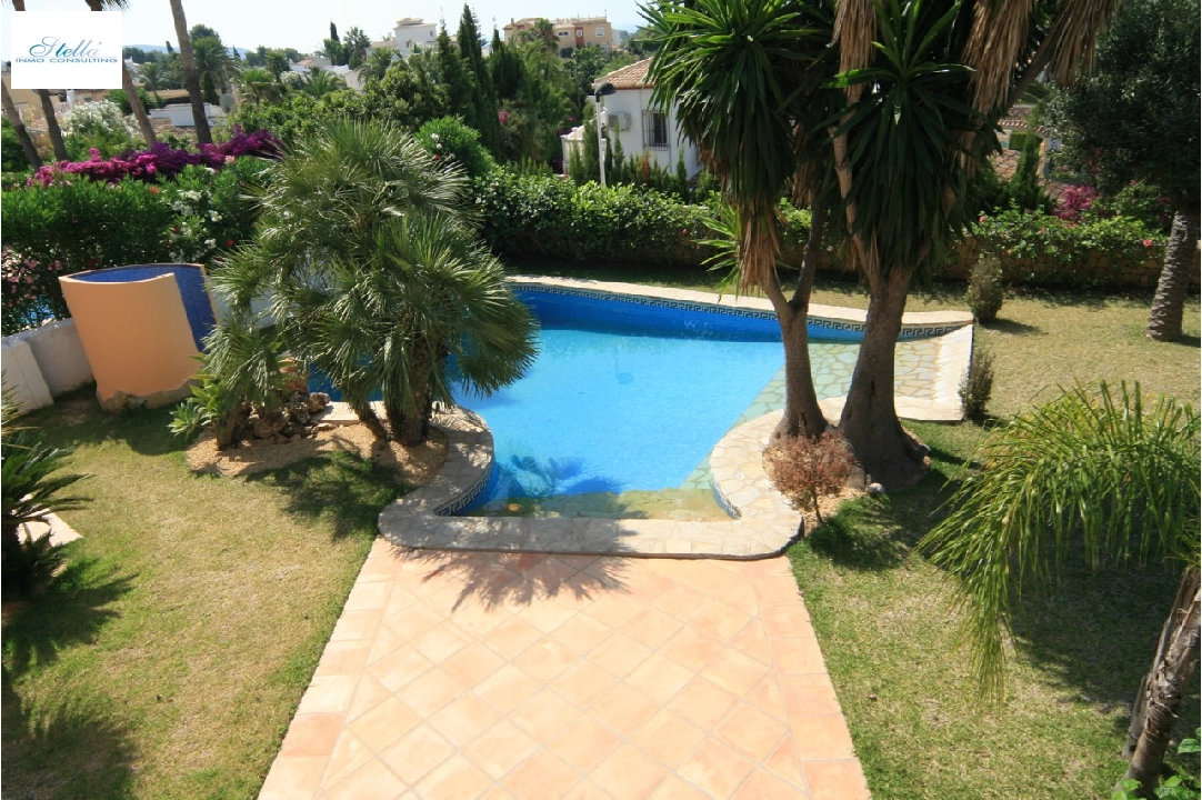 villa en Moraira en venta, superficie 300 m², aire acondicionado, parcela 800 m², 4 dormitorios, 3 banos, piscina, ref.: CA-H-1299-AMB-20