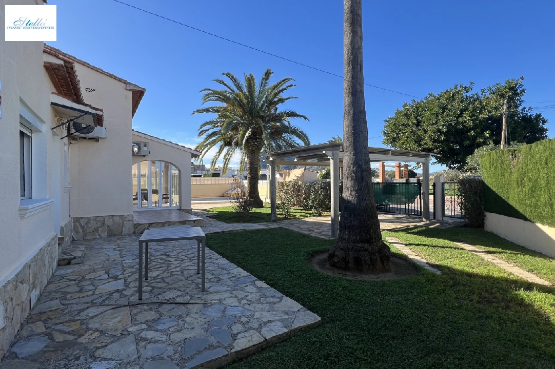 villa en Els Poblets en venta, superficie 130 m², ano de construccion 2000, estado neat, + calefaccion central, aire acondicionado, parcela 545 m², 4 dormitorios, 2 banos, piscina, ref.: AS-2721-17