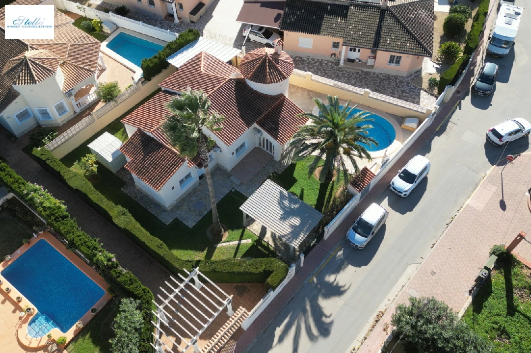 villa en Els Poblets en venta, superficie 130 m², ano de construccion 2000, estado neat, + calefaccion central, aire acondicionado, parcela 545 m², 4 dormitorios, 2 banos, piscina, ref.: AS-2721-3