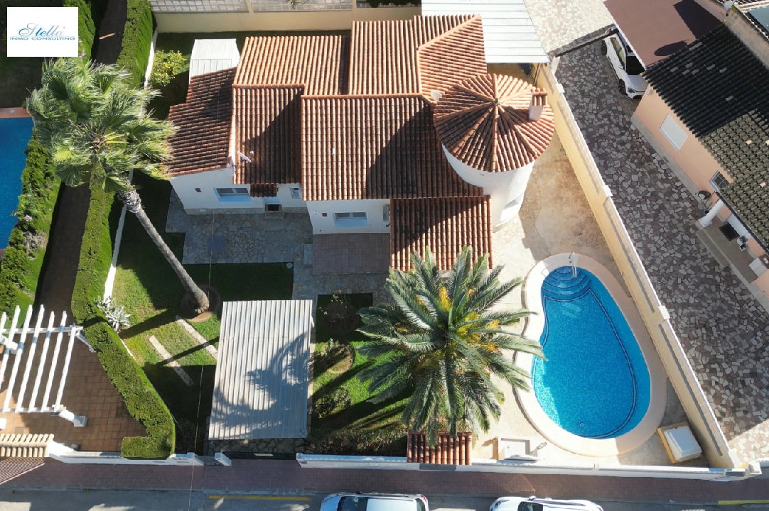 villa en Els Poblets en venta, superficie 130 m², ano de construccion 2000, estado neat, + calefaccion central, aire acondicionado, parcela 545 m², 4 dormitorios, 2 banos, piscina, ref.: AS-2721-4