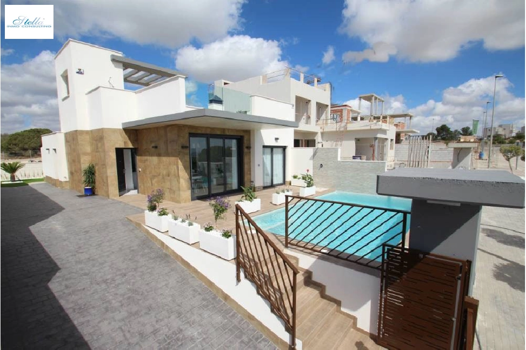 villa en Dehesa de Campoamor en venta, superficie 168 m², estado first owner, parcela 500 m², 3 dormitorios, 2 banos, piscina, ref.: HA-DCN-100-E10-9