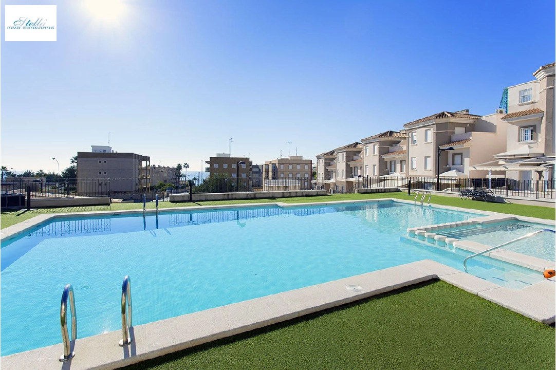 adosado en Santa Pola en venta, superficie 156 m², estado first owner, parcela 80 m², 3 dormitorios, 3 banos, piscina, ref.: HA-SPN-700-R06-1