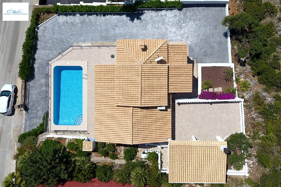villa en Adsubia en venta, superficie 136 m², ano de construccion 2002, aire acondicionado, parcela 580 m², 4 dormitorios, 2 banos, piscina, ref.: AS-1423-27