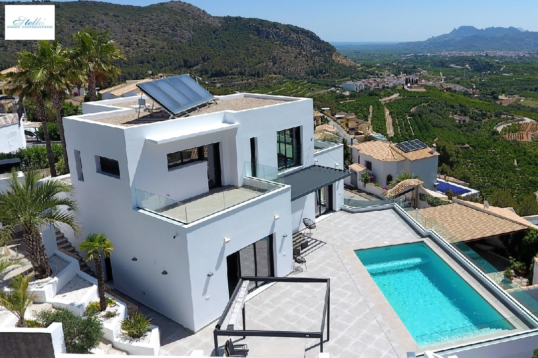 villa en Adsubia  en venta, superficie 260 m², ano de construccion 2016, estado neat, + calefaccion suelo, aire acondicionado, parcela 635 m², 4 dormitorios, 3 banos, piscina, ref.: AS-1523-4