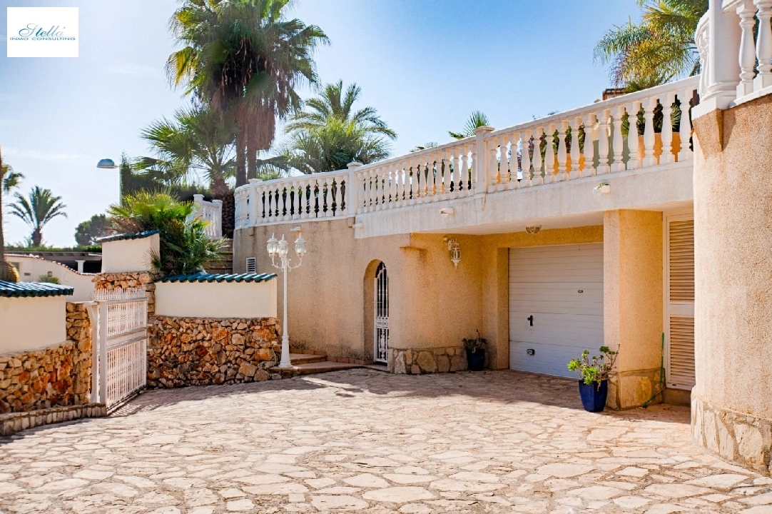 villa en Benissa(El Magraner) en venta, superficie 310 m², aire acondicionado, parcela 1000 m², 4 dormitorios, 3 banos, piscina, ref.: AM-11829DA-3700-19