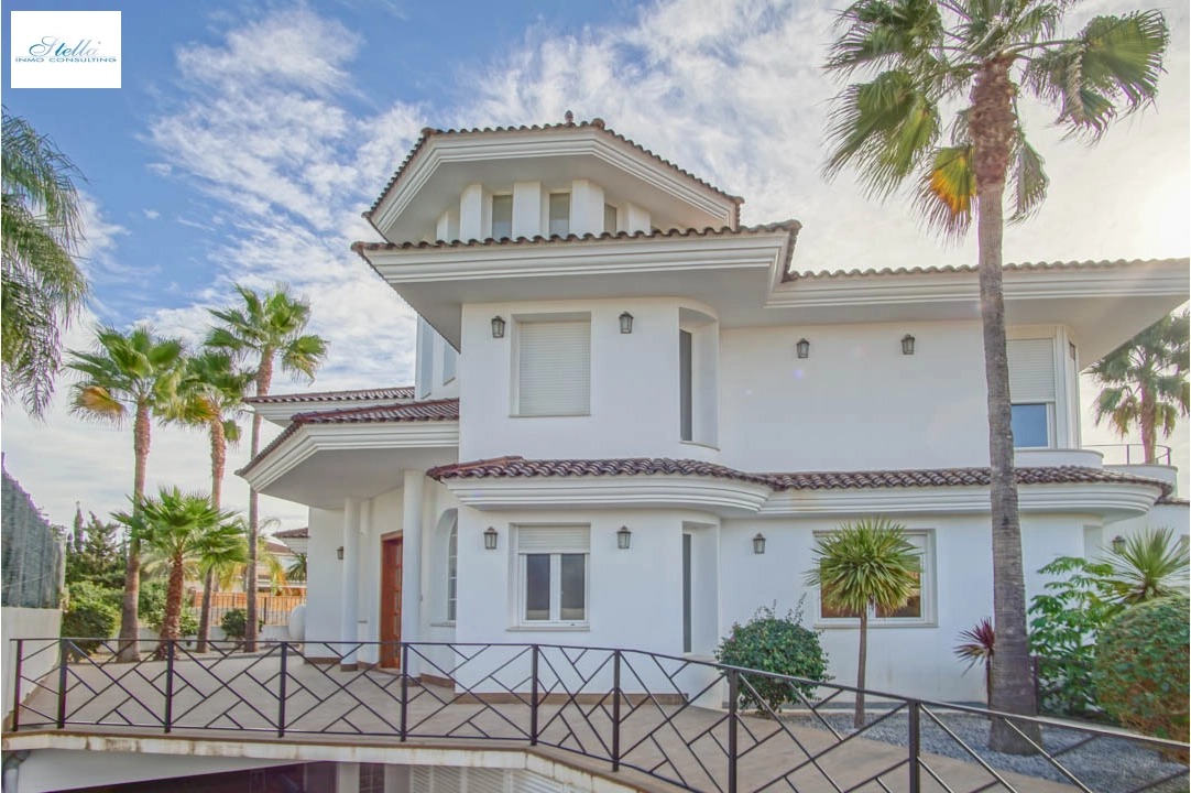 villa en Alfaz del Pi(Arabi) en venta, superficie 810 m², aire acondicionado, parcela 1094 m², 5 dormitorios, 6 banos, piscina, ref.: BP-7030ALF-50