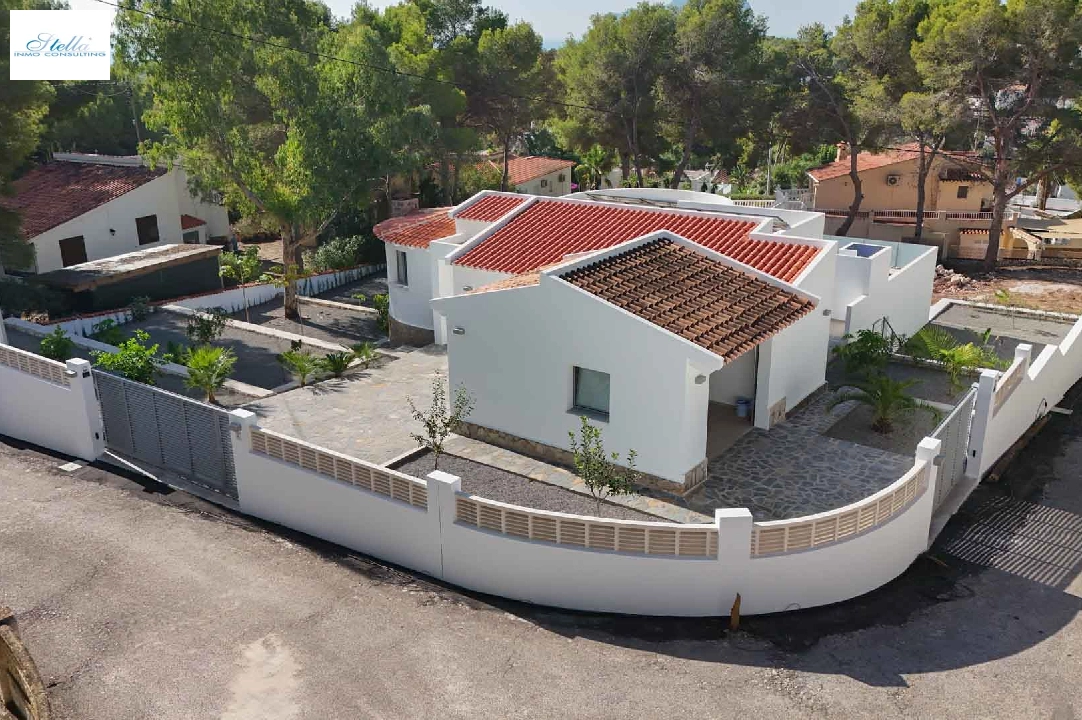 villa en Benissa(Fanadix) en venta, superficie 136 m², aire acondicionado, parcela 917 m², 4 dormitorios, 3 banos, ref.: BP-8127BEN-25