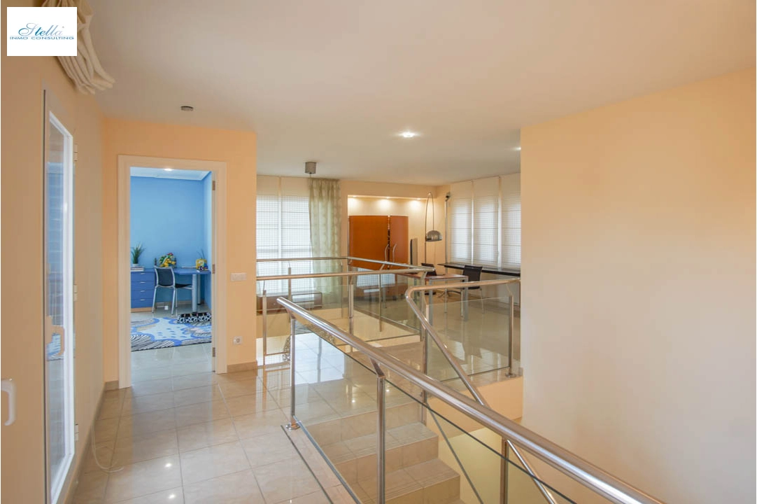 villa en Benidorm(de Napoles) en venta, superficie 642 m², aire acondicionado, parcela 1853 m², 7 dormitorios, 6 banos, piscina, ref.: BP-7035BED-32