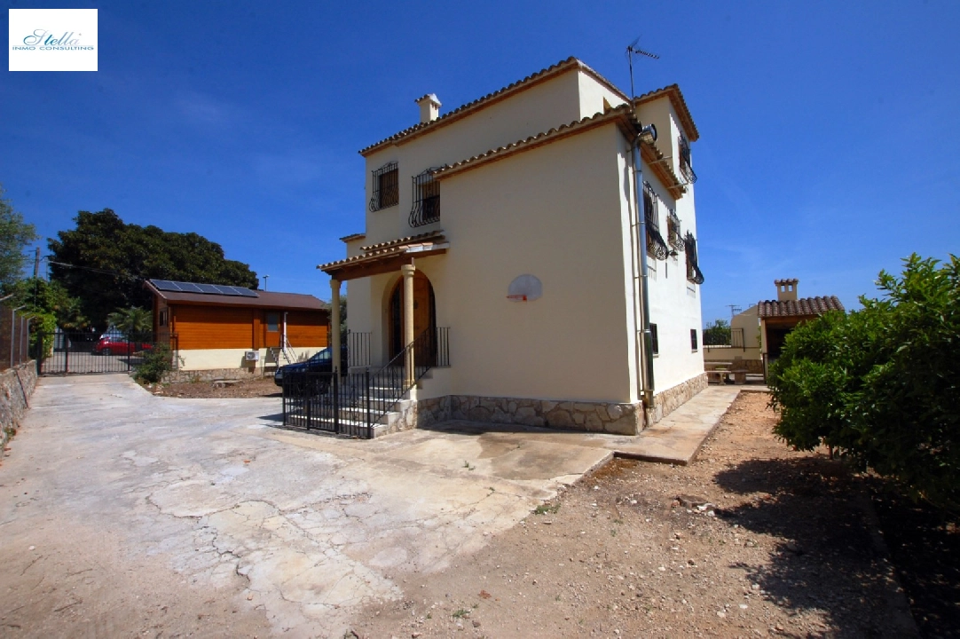 villa en Pego en venta, superficie 289 m², ano de construccion 1985, + calefaccion central, aire acondicionado, parcela 4300 m², 5 dormitorios, 3 banos, piscina, ref.: O-V86714D-17