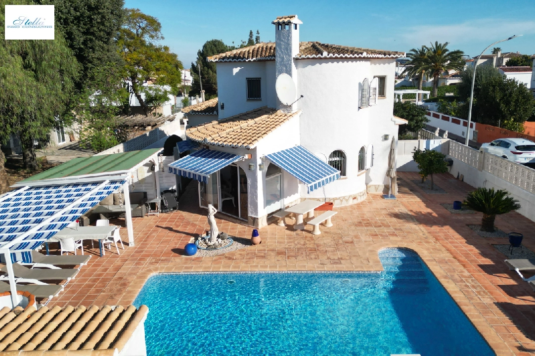 villa en Els Poblets en venta, superficie 152 m², ano de construccion 1993, + calefaccion central, aire acondicionado, parcela 582 m², 4 dormitorios, 3 banos, piscina, ref.: FK-0324-1