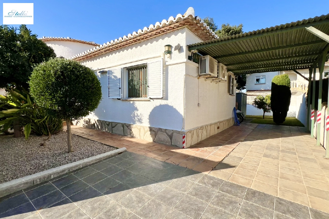 villa en Els Poblets en venta, superficie 152 m², ano de construccion 1993, + calefaccion central, aire acondicionado, parcela 582 m², 4 dormitorios, 3 banos, piscina, ref.: FK-0324-16