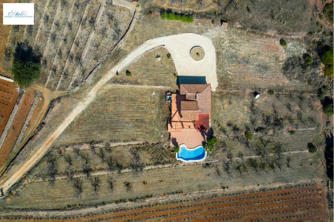 villa en Jalon en venta, superficie 200 m², ano de construccion 2003, aire acondicionado, parcela 10000 m², 2 dormitorios, 2 banos, piscina, ref.: PV-141-01967P-43