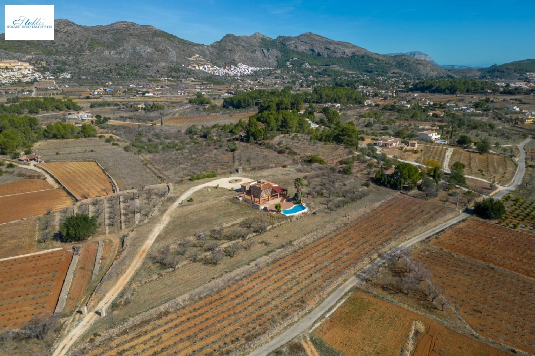 villa en Jalon en venta, superficie 200 m², ano de construccion 2003, aire acondicionado, parcela 10000 m², 2 dormitorios, 2 banos, piscina, ref.: PV-141-01967P-46