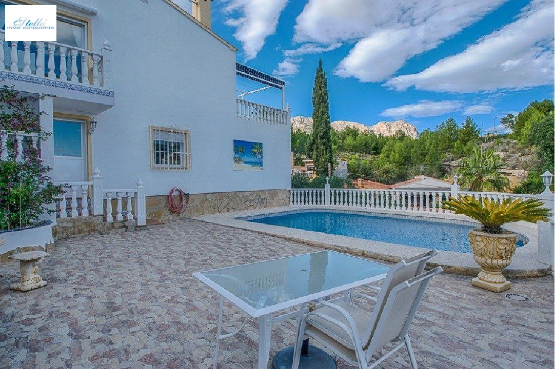 villa en La Nucia(La nucia) en venta, superficie 173 m², aire acondicionado, parcela 680 m², 4 dormitorios, 1 banos, piscina, ref.: AM-1007DA-3700-3