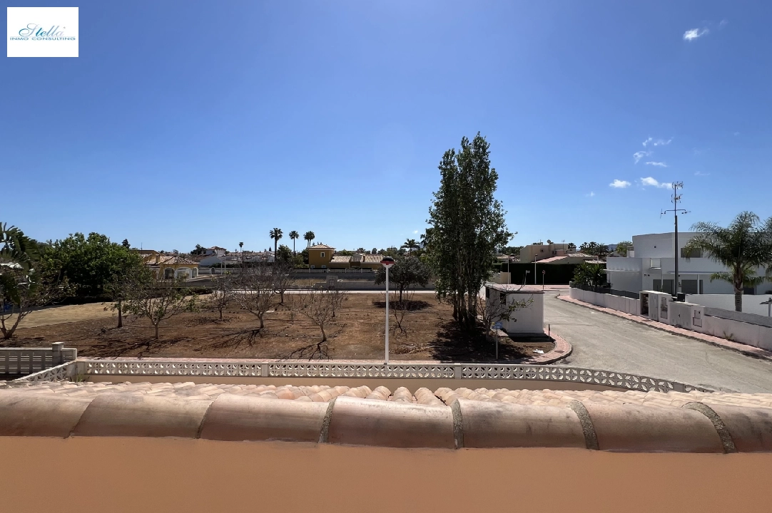 villa en Els Poblets en venta, superficie 178 m², ano de construccion 2004, + calefaccion central, parcela 564 m², 4 dormitorios, 3 banos, piscina, ref.: FK-0424-18