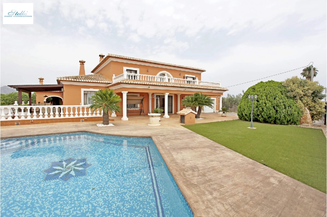 villa en Denia(Torrecarrals) en venta, superficie 442 m², estado neat, + calefaccion central, parcela 4441 m², 3 dormitorios, 4 banos, piscina, ref.: MNC-0124-43