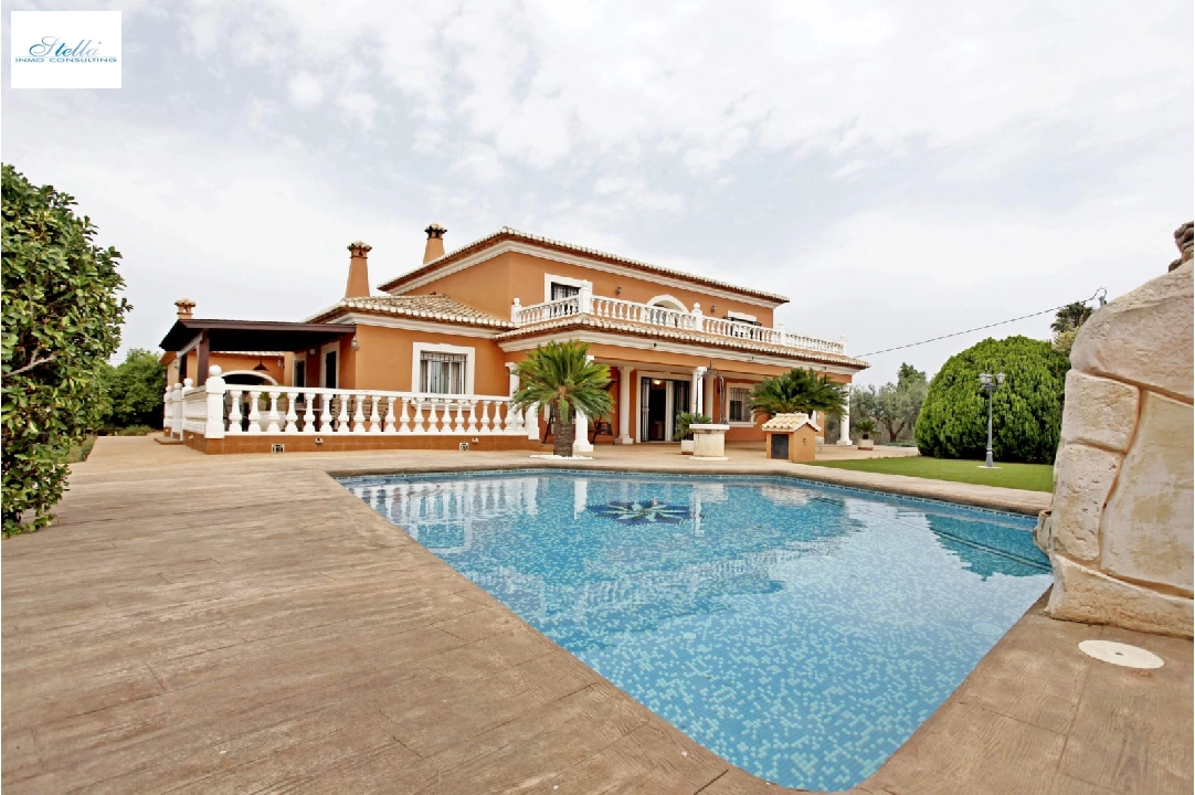 villa en Denia en venta, superficie 442 m², estado neat, + calefaccion central, parcela 4441 m², 3 dormitorios, 4 banos, piscina, ref.: MNC-0124-42