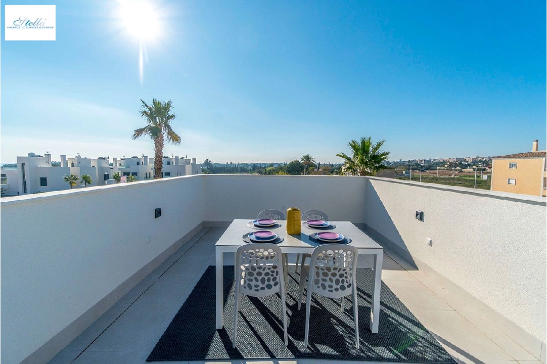 villa en La Marina en venta, superficie 235 m², estado first owner, aire acondicionado, parcela 272 m², 3 dormitorios, 3 banos, piscina, ref.: HA-MAN-246-E01-20