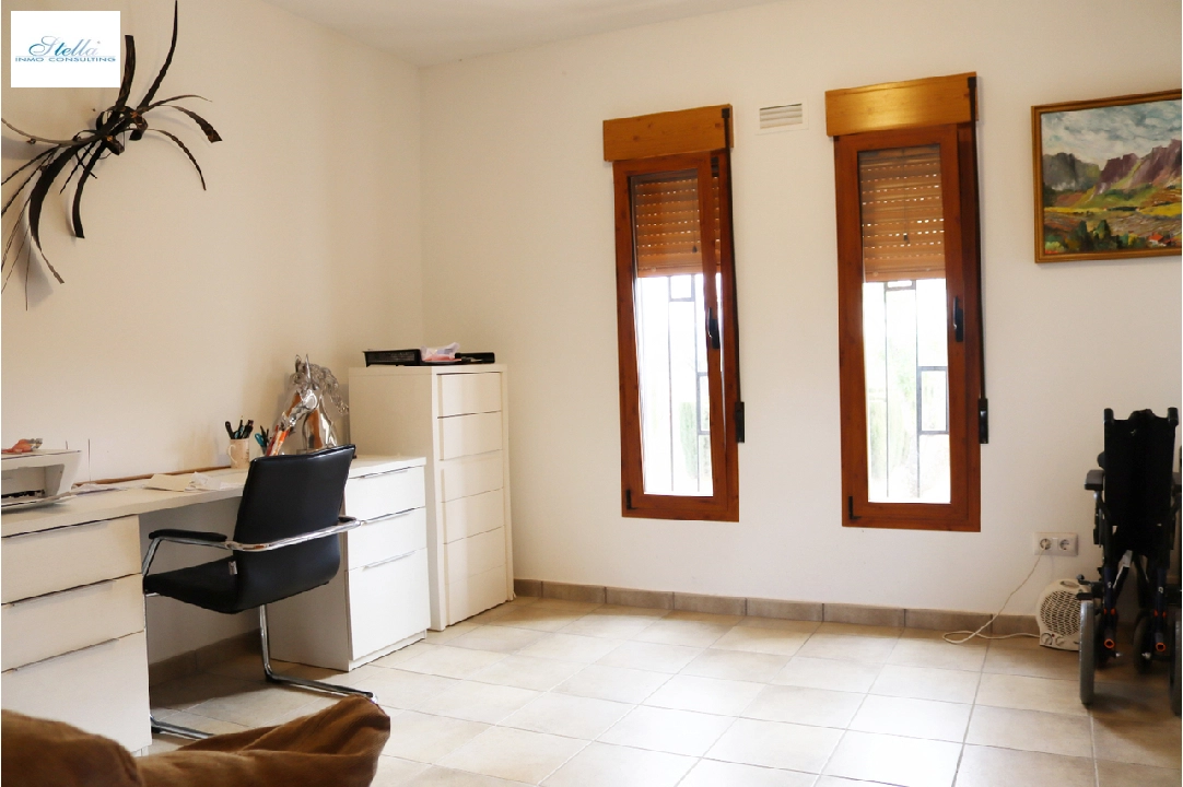 villa en Jalon en venta, superficie 279 m², parcela 13009 m², 4 dormitorios, 4 banos, ref.: PT-24004-14