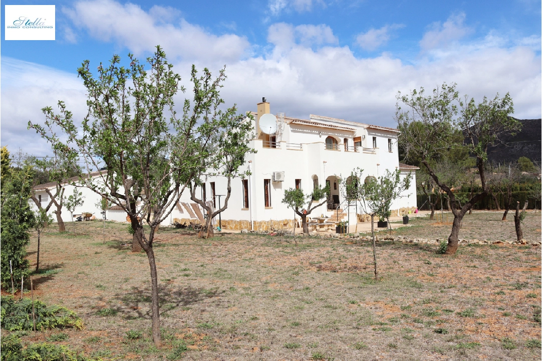 villa en Jalon en venta, superficie 279 m², parcela 13009 m², 4 dormitorios, 4 banos, ref.: PT-24004-47