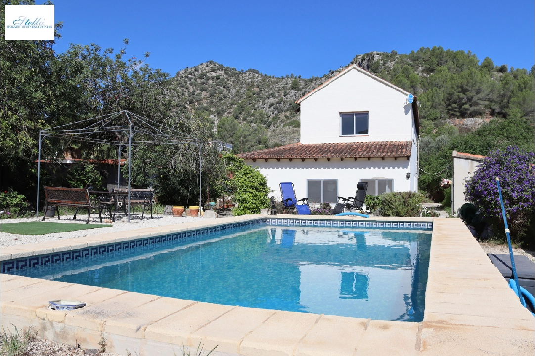 finca en Jalon en venta, superficie 325 m², parcela 3520 m², 5 dormitorios, 3 banos, piscina, ref.: PT-24011-24