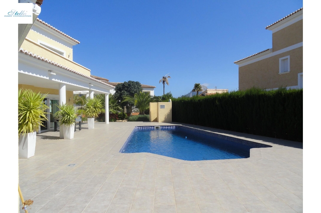 villa en Calpe(Calpe) en venta, superficie 410 m², aire acondicionado, parcela 983 m², 3 dormitorios, 3 banos, piscina, ref.: COB-982-10535-3