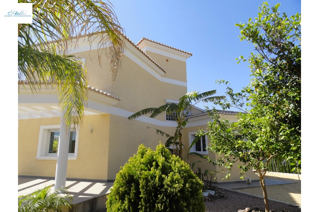 villa en Calpe(Calpe) en venta, superficie 410 m², aire acondicionado, parcela 983 m², 3 dormitorios, 3 banos, piscina, ref.: COB-982-10535-5