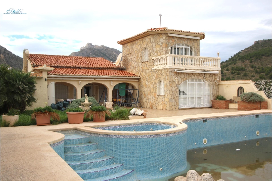 villa en Calpe(La Canuta) en venta, superficie 609 m², parcela 3102 m², 4 dormitorios, 4 banos, piscina, ref.: COB-3330-10535-1