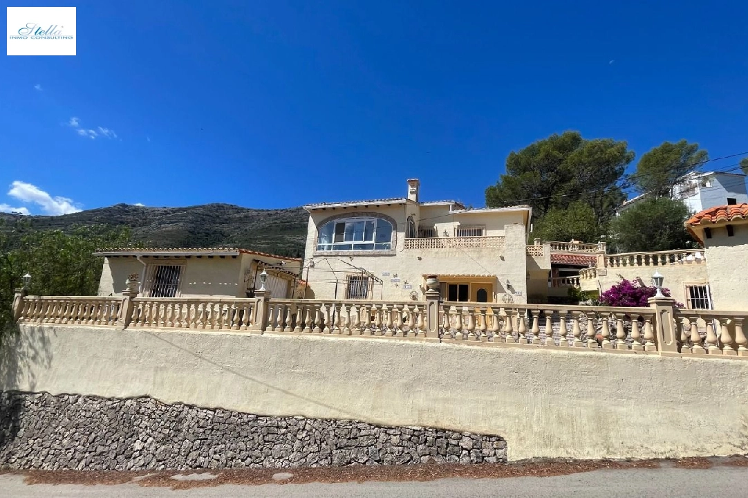 villa en Parcent en venta, superficie 264 m², ano de construccion 1986, + calefaccion central, aire acondicionado, parcela 900 m², 5 dormitorios, 3 banos, piscina, ref.: PV-141-01984P-43