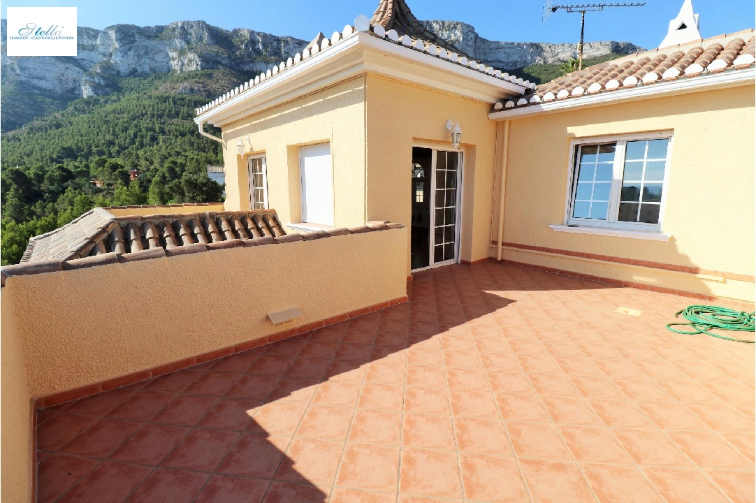 villa en Denia en venta, superficie 319 m², aire acondicionado, parcela 900 m², 6 dormitorios, 4 banos, piscina, ref.: AM-12170DA-17