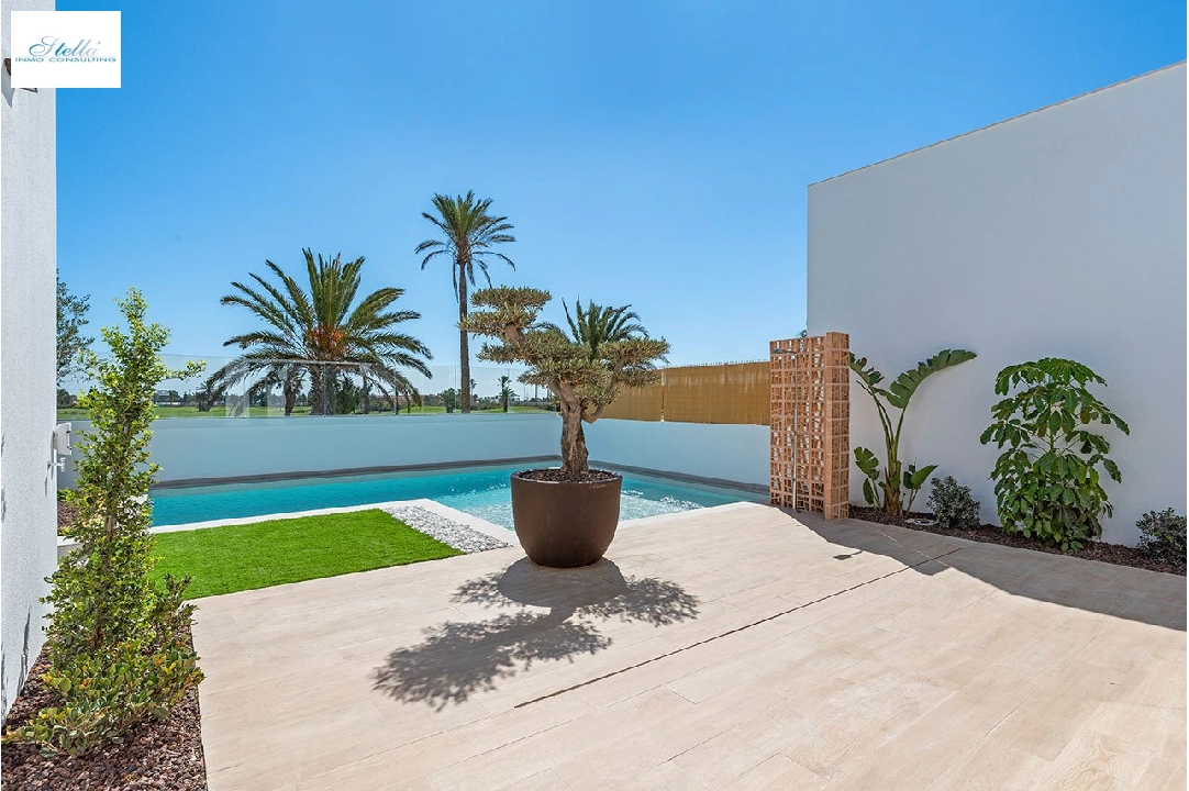 villa en Los Alcazares en venta, superficie 108 m², estado first owner, parcela 297 m², 3 dormitorios, 2 banos, piscina, ref.: HA-LAN-433-E01-4