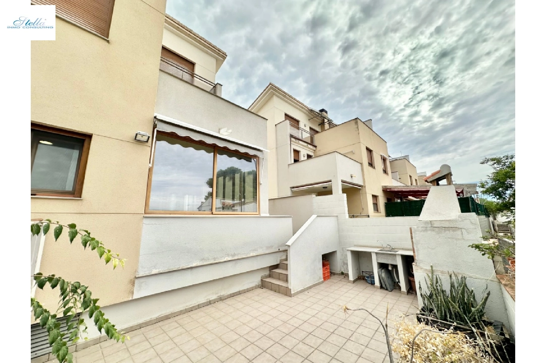 adosado en Gandia en venta, superficie 310 m², ano de construccion 2008, + KLIMA, aire acondicionado, 4 dormitorios, 3 banos, piscina, ref.: O-V92614-1