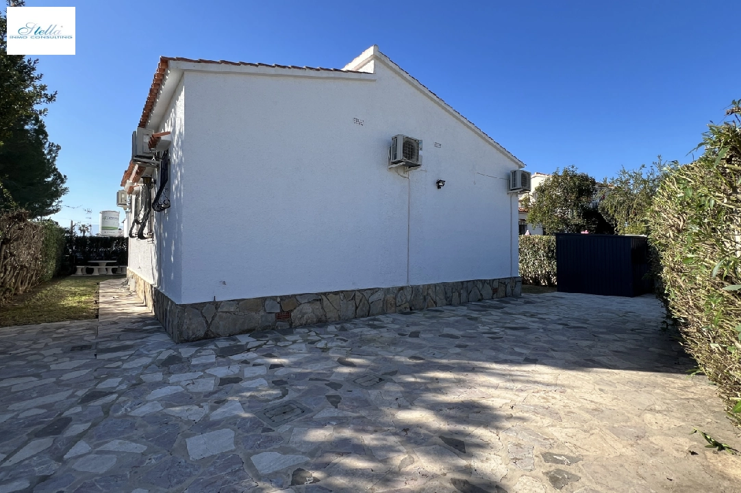 villa en Els Poblets(Barranquets) en venta, superficie 120 m², ano de construccion 1990, aire acondicionado, parcela 427 m², 3 dormitorios, 2 banos, piscina, ref.: JS-0325-13