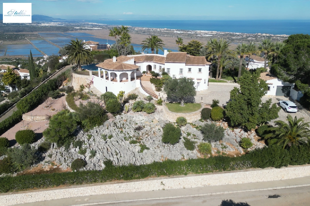 villa en Pego-Monte Pego en venta, superficie 310 m², ano de construccion 1988, + calefaccion central, aire acondicionado, parcela 3370 m², 4 dormitorios, 4 banos, piscina, ref.: JS-0425-33