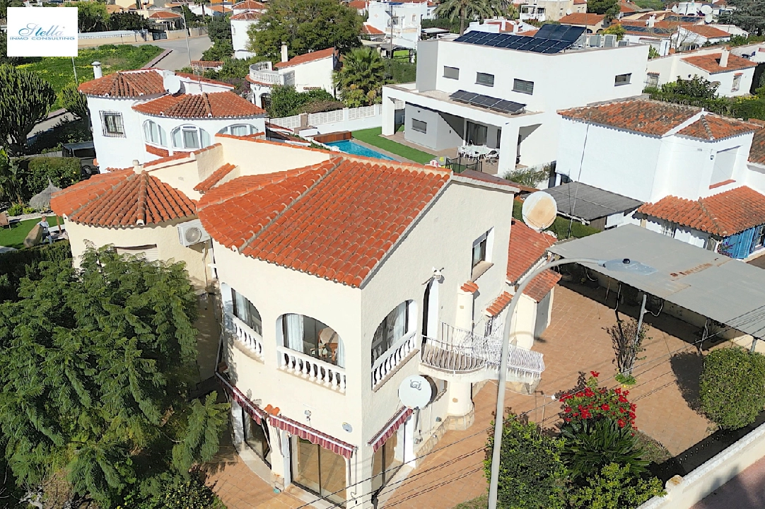 villa en Els Poblets(Revoltes) en venta, superficie 180 m², ano de construccion 1978, estado neat, + KLIMA, aire acondicionado, parcela 585 m², 4 dormitorios, 3 banos, ref.: SC-T0125-35