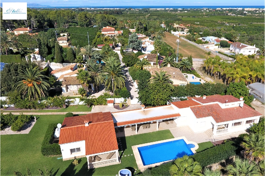 villa en Denia(Torrecarrals) en venta, superficie 290 m², estado mint, + calefaccion central, aire acondicionado, parcela 3741 m², 5 dormitorios, 4 banos, piscina, ref.: SC-L0916-5